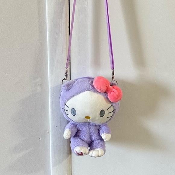 Hello Kitty Handbags - NWT HELLO KITTY CROSSBODY